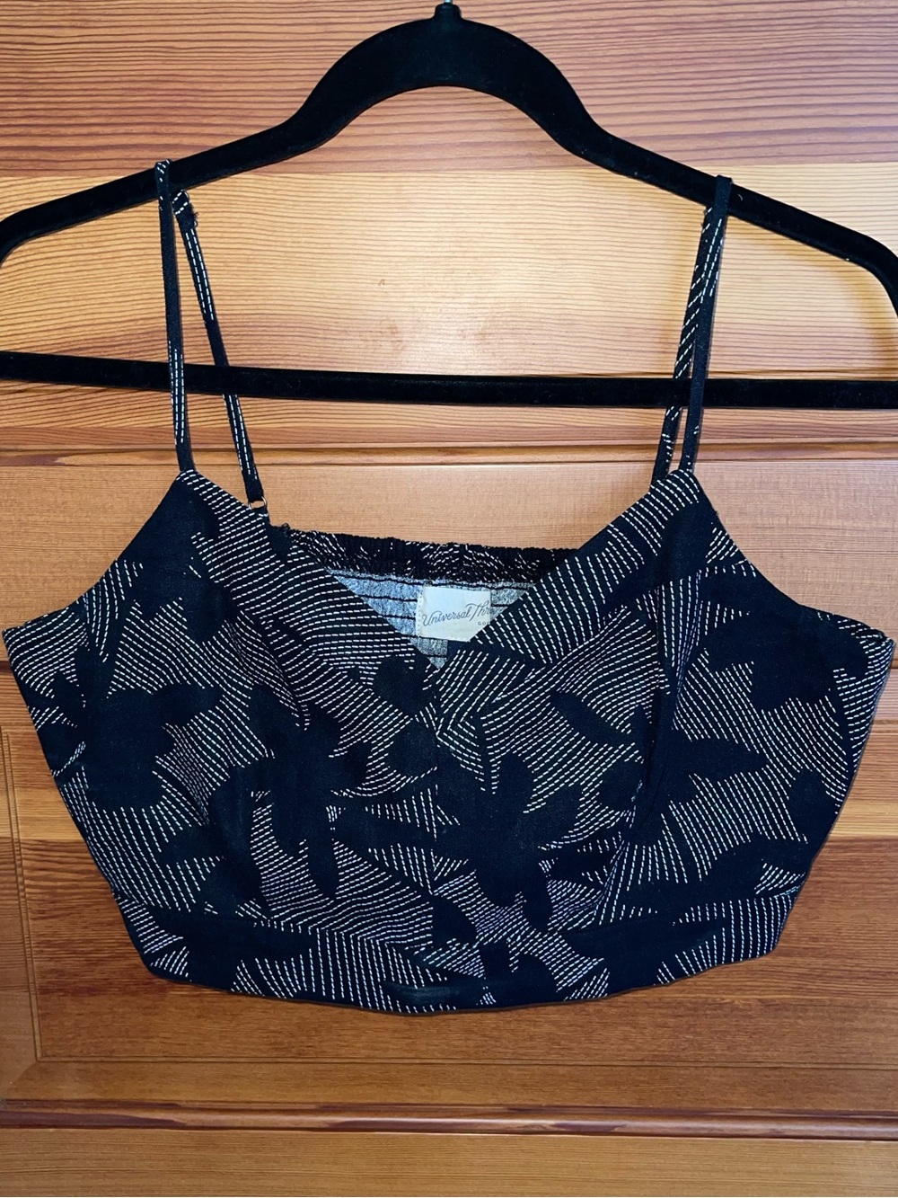 Universal Thread Black & White Stitch-Pattern Cropped Cami - Large - NWOT
